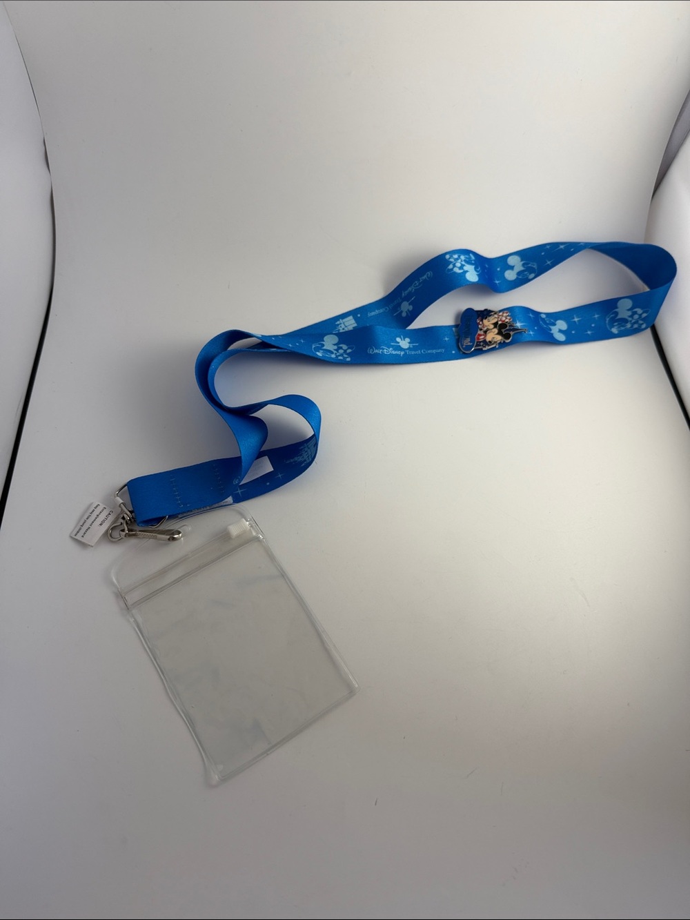 Disneyland Lanyard w/clear Zip ID Pouch & Pin
